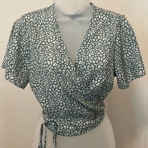 Shein cropped top size US 8/10.